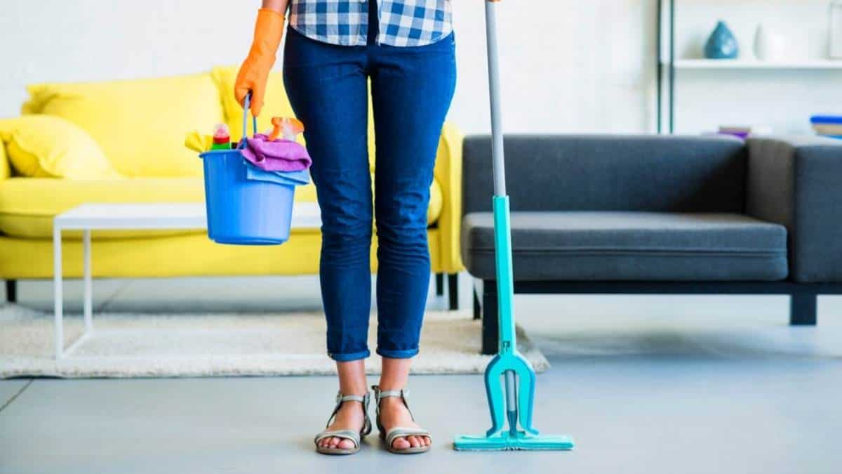 Diwali Home Cleaning Tips: इस तरह चमक उठेगा आपका घर